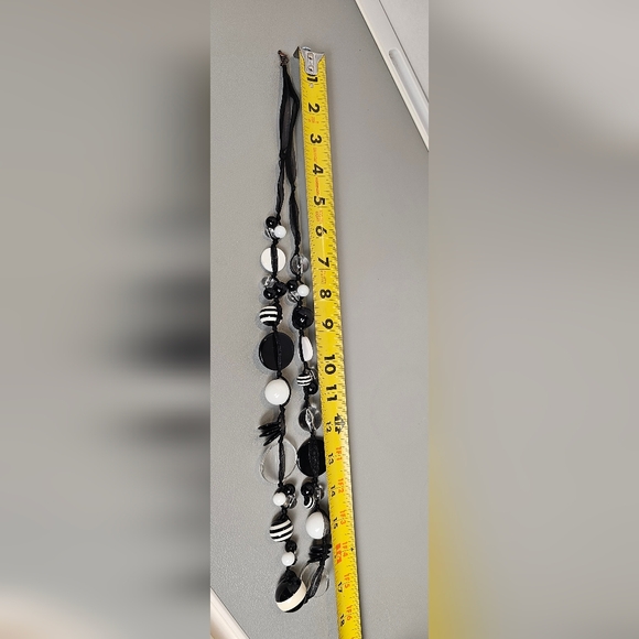 [Express] Black, White, Clear & Striped Beaded Necklace - Picture 11 of 13